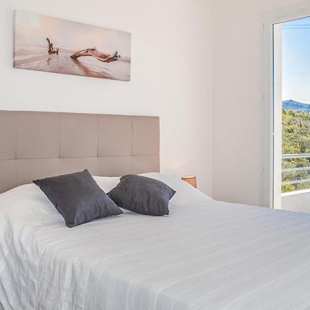 Awesome Apartment In Coti Chiavari With Kitchen Kültér fotó